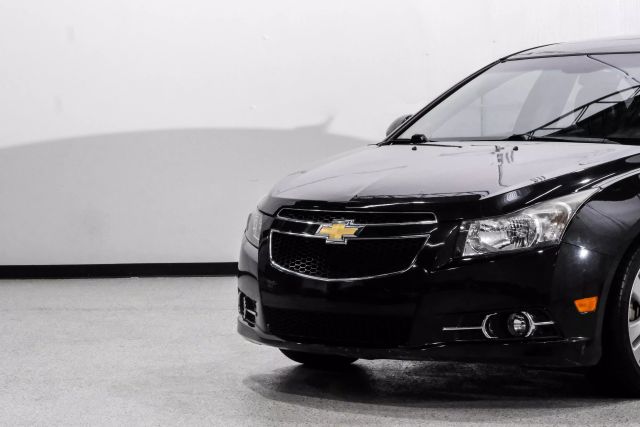 2014 Chevrolet Cruze LTZ Image 3 of 60