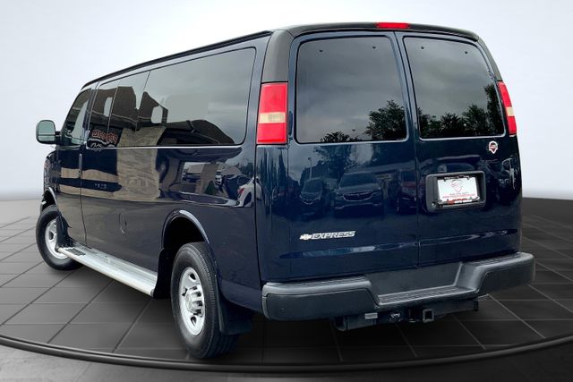 2014 Chevrolet Express LS Image 5 of 34