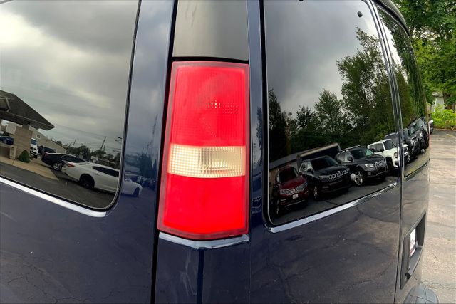 2014 Chevrolet Express LS Image 9 of 34