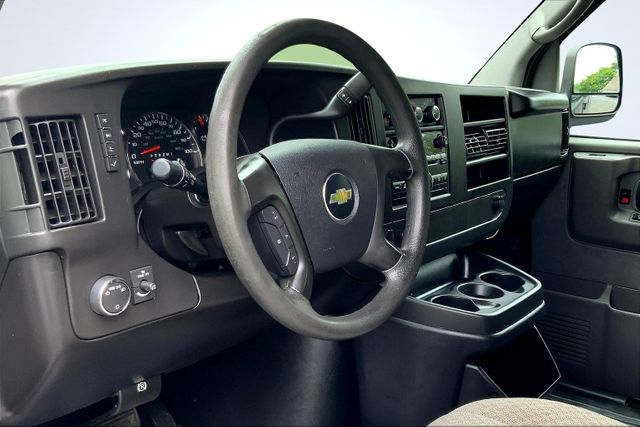 2014 Chevrolet Express LS Image 20 of 34