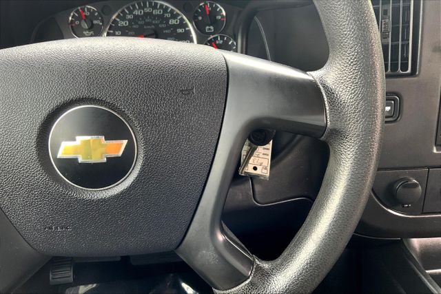 2014 Chevrolet Express LS Image 15 of 34