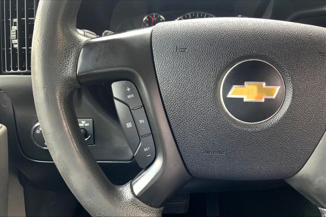 2014 Chevrolet Express LS Image 14 of 34