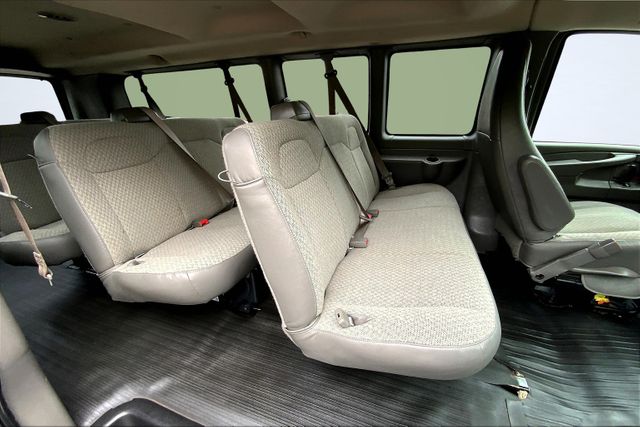 2014 Chevrolet Express LS Image 27 of 34