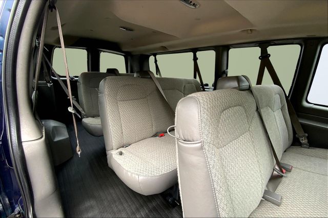 2014 Chevrolet Express LS Image 28 of 34