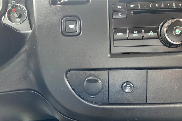 2014 Chevrolet Express LS Image 31 of 34