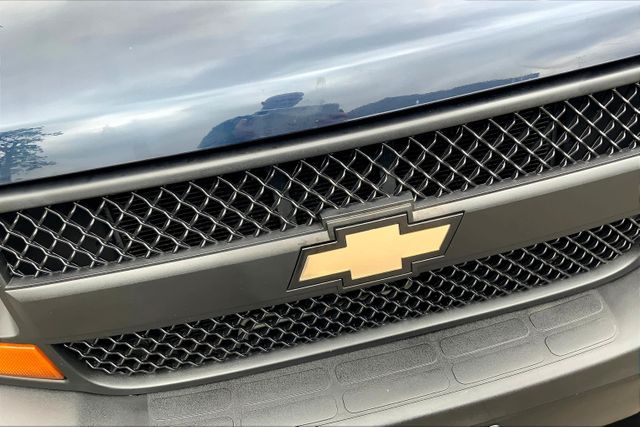 2014 Chevrolet Express LS Image 7 of 34