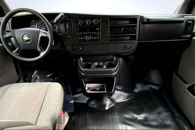 2014 Chevrolet Express LS Image 12 of 34