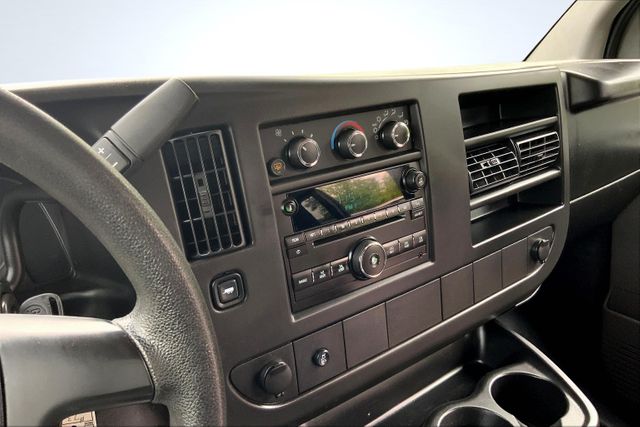 2014 Chevrolet Express LS Image 17 of 34