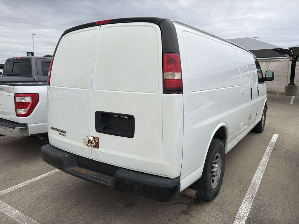 2014 Chevrolet Express Base Image 3 of 7