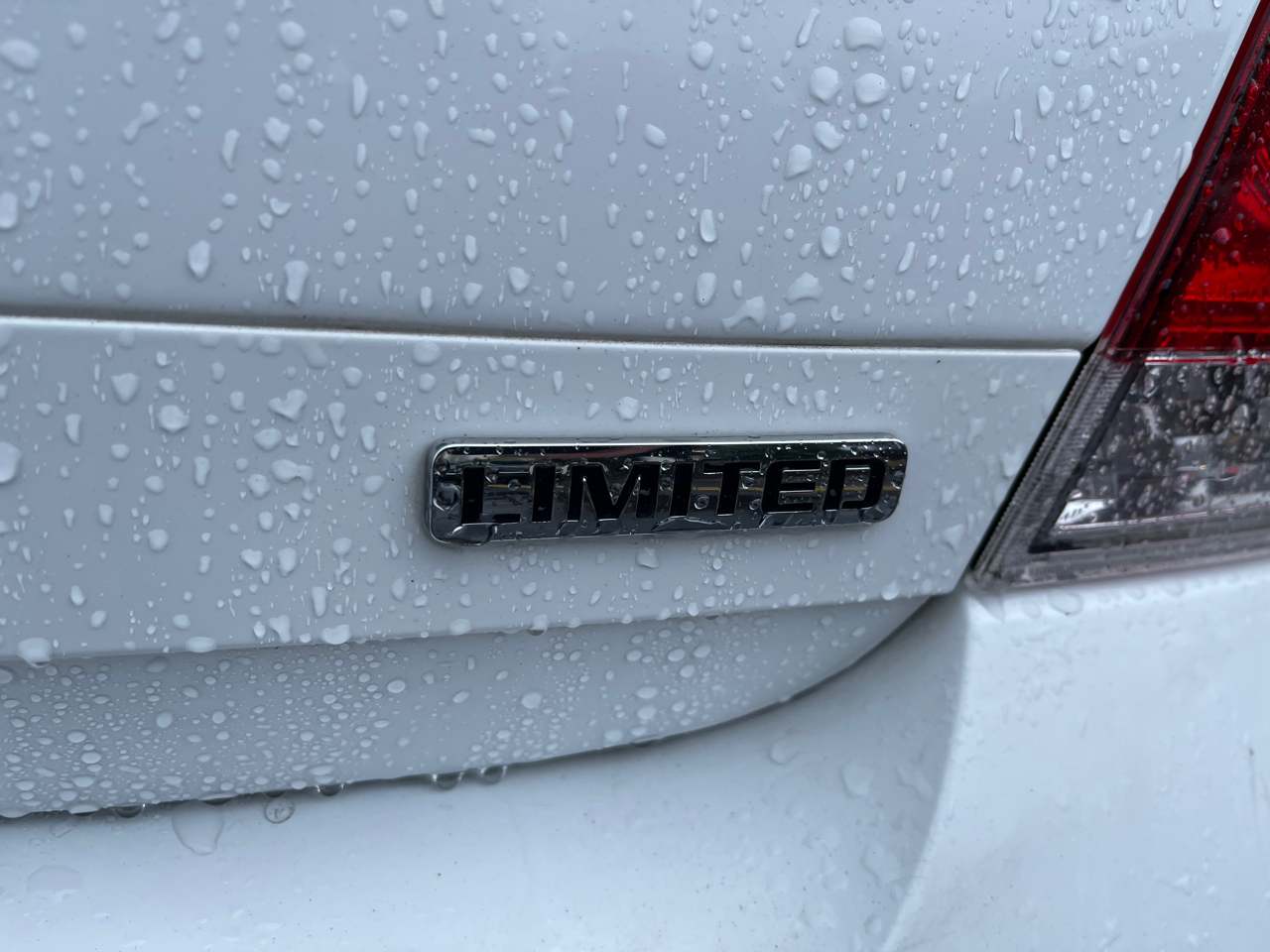 Vehicle image 11 of 24