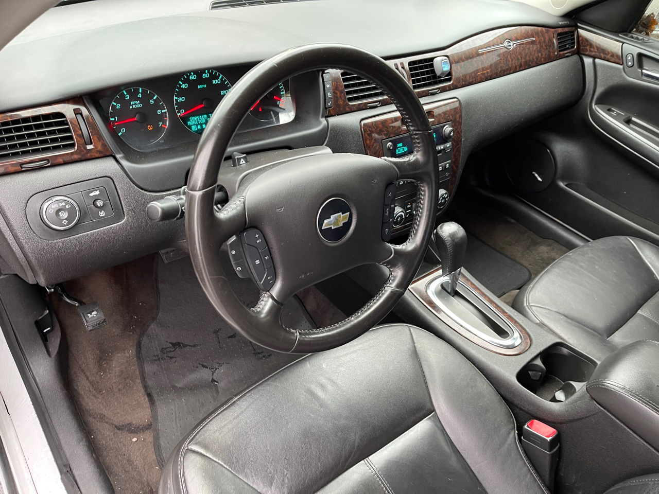 Vehicle image 13 of 24