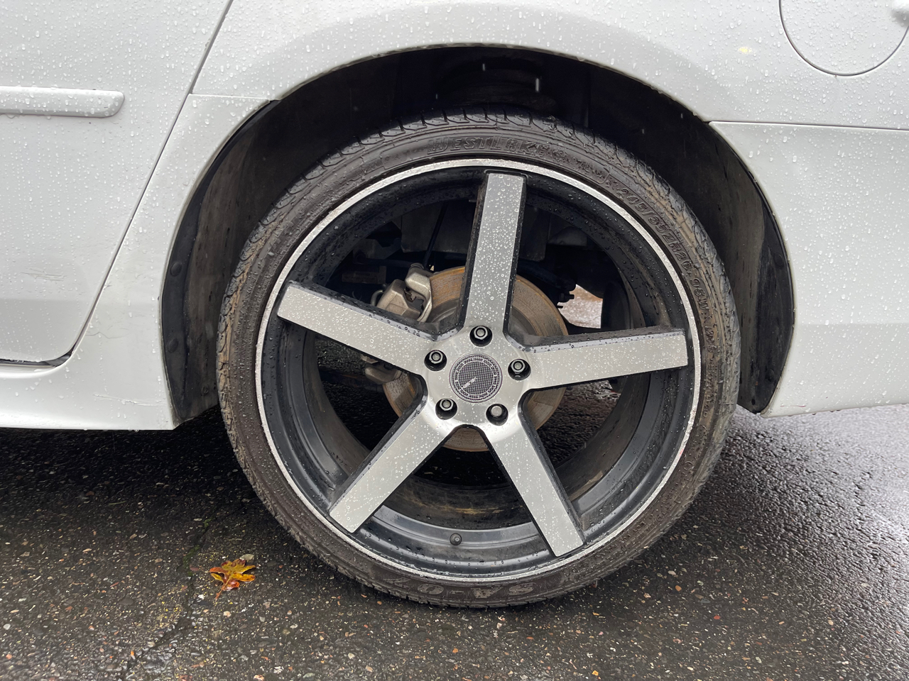 Vehicle image 12 of 24