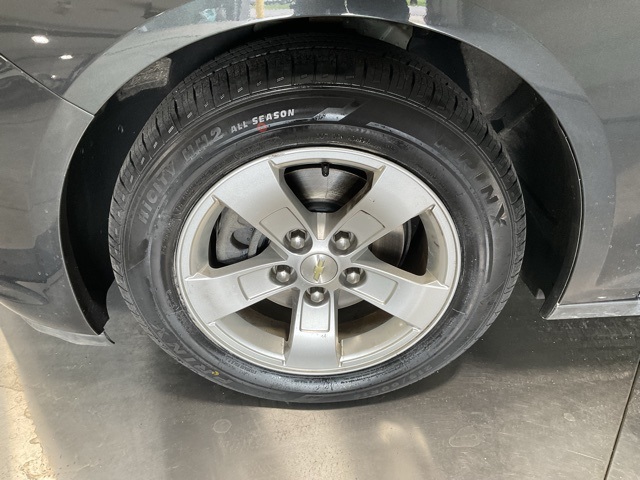 Vehicle image 9 of 32