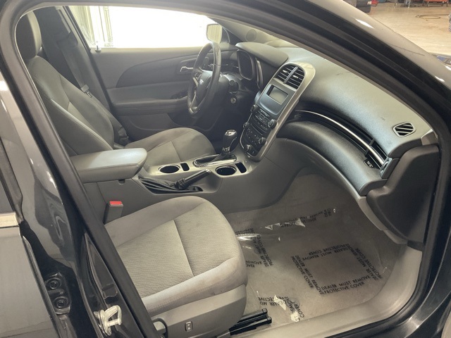Vehicle image 24 of 32