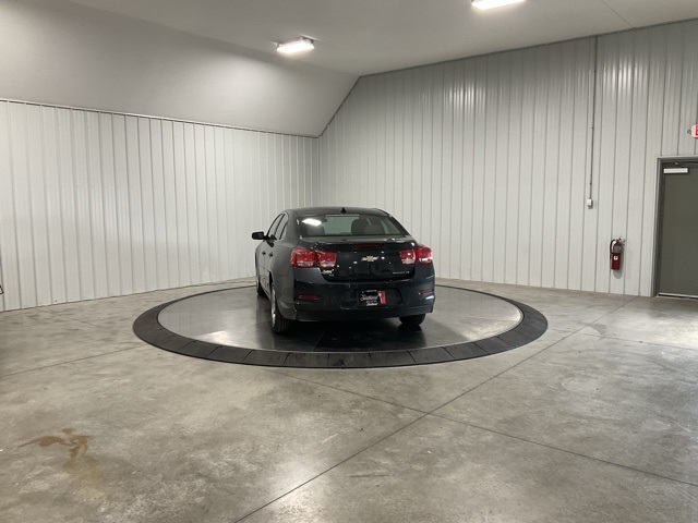 Vehicle image 3 of 32