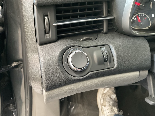 Vehicle image 15 of 32