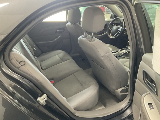 Vehicle image 25 of 32