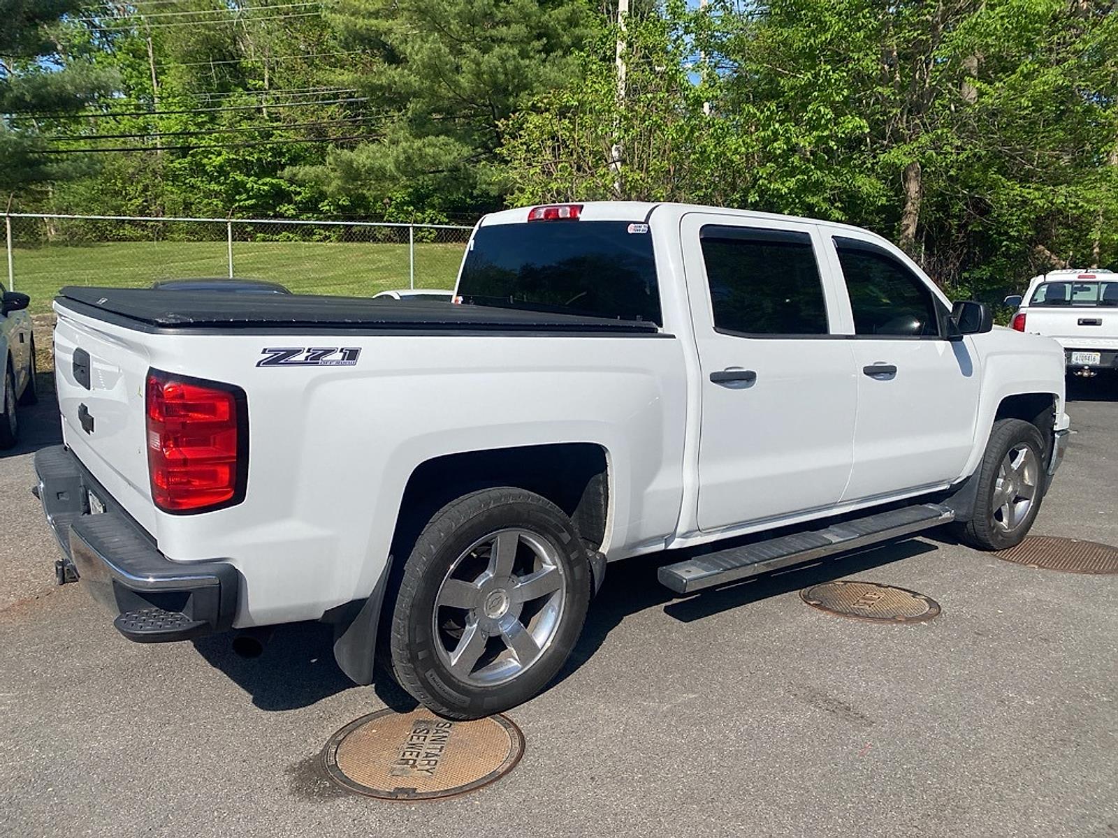 Vehicle image 4 of 21