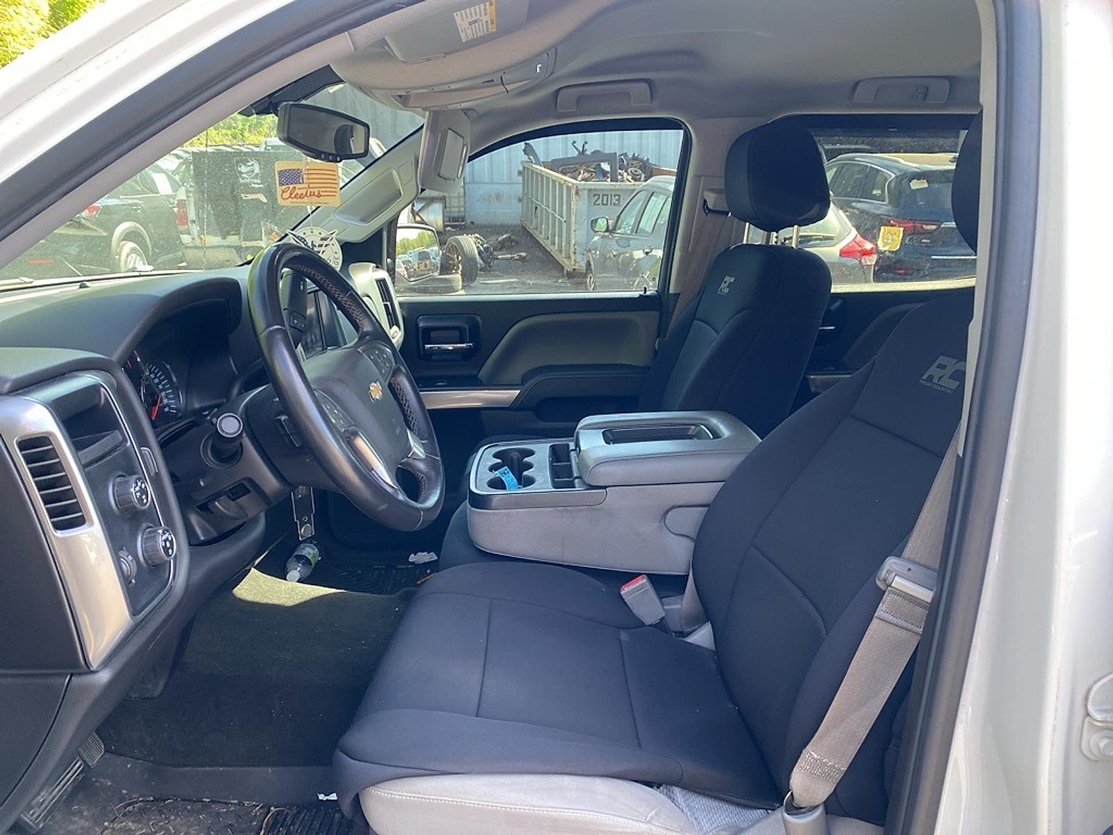 Vehicle image 9 of 21