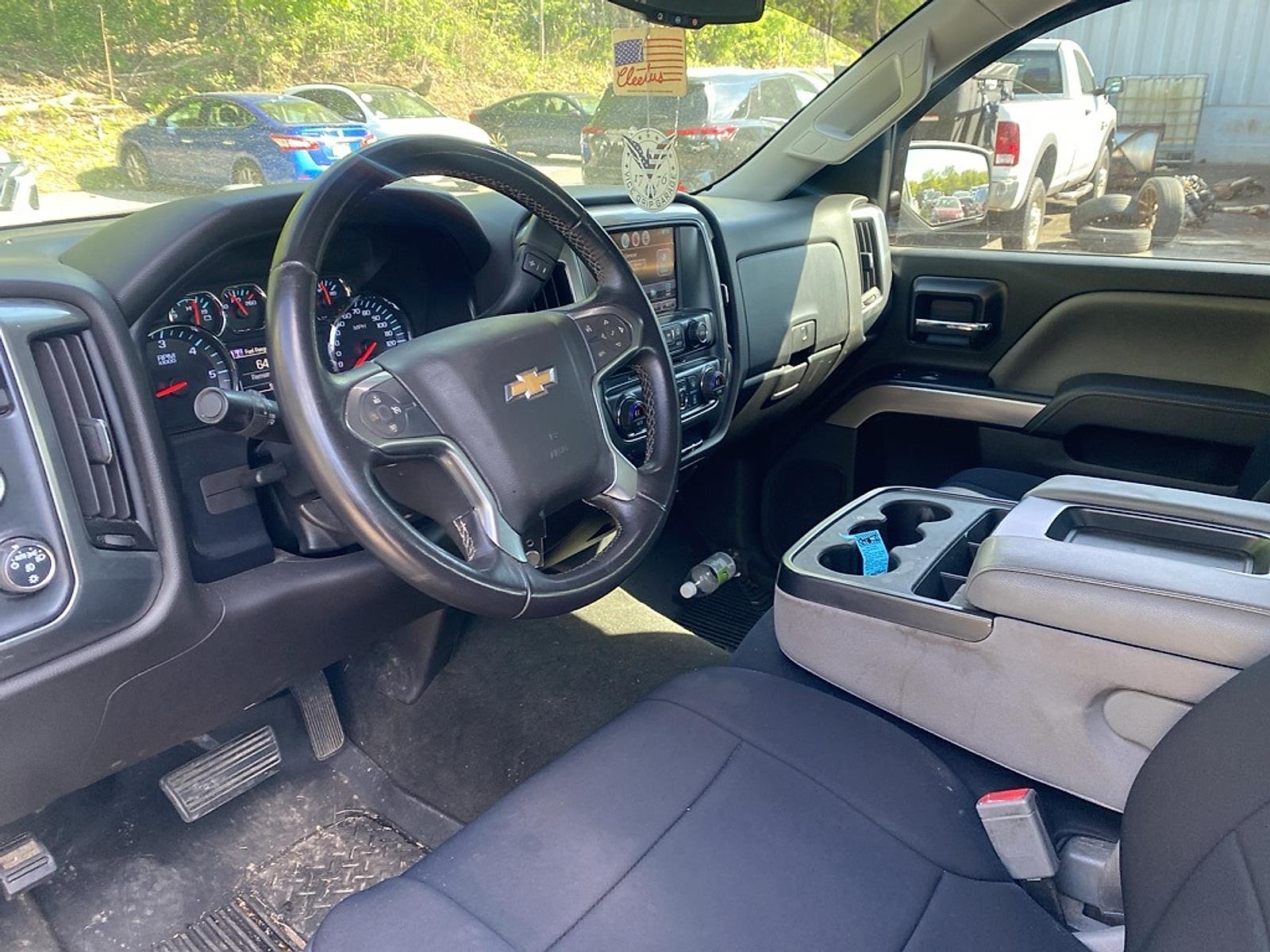 Vehicle image 10 of 21