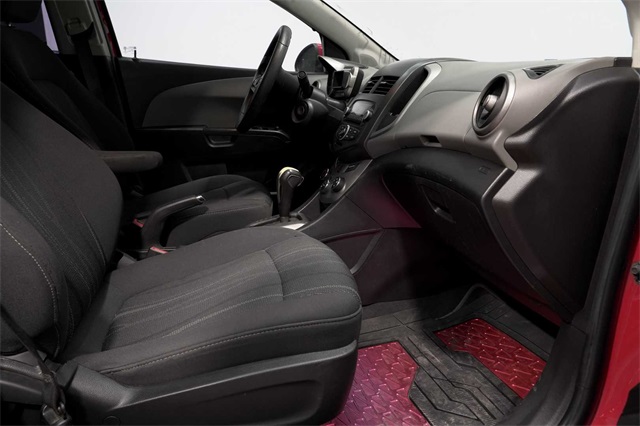 Vehicle image 11 of 27