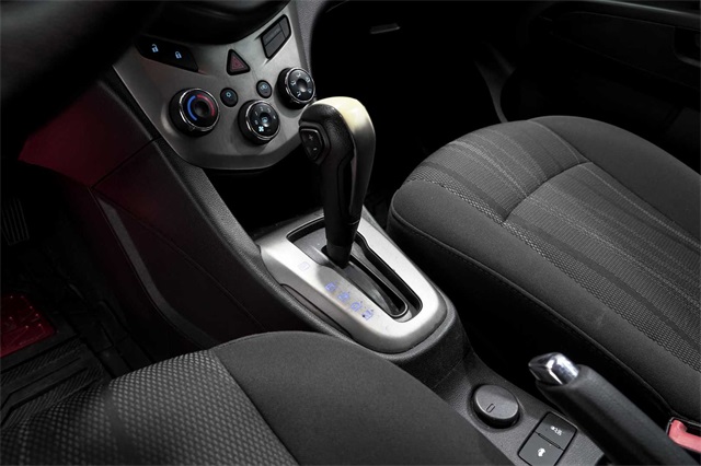 Vehicle image 15 of 27