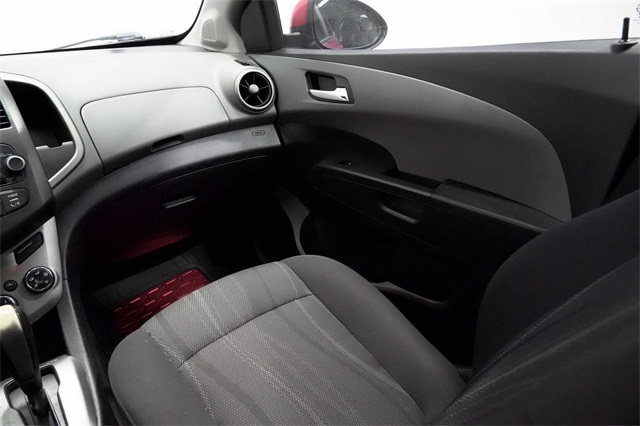 Vehicle image 23 of 27