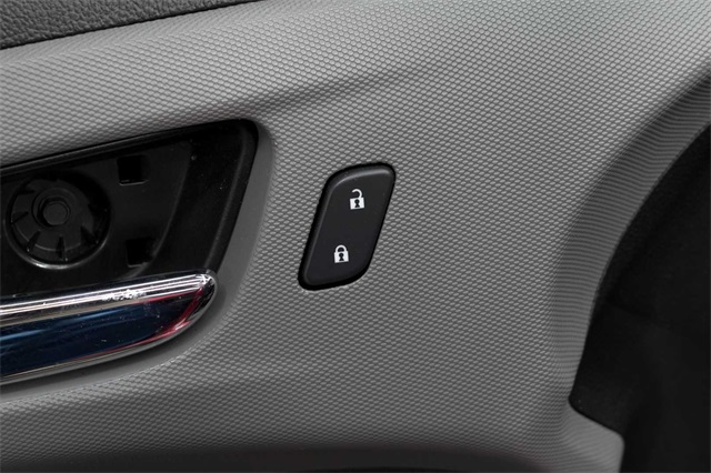 Vehicle image 24 of 27