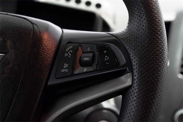 Vehicle image 21 of 27