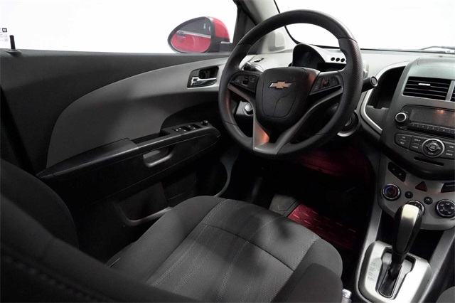 Vehicle image 13 of 27