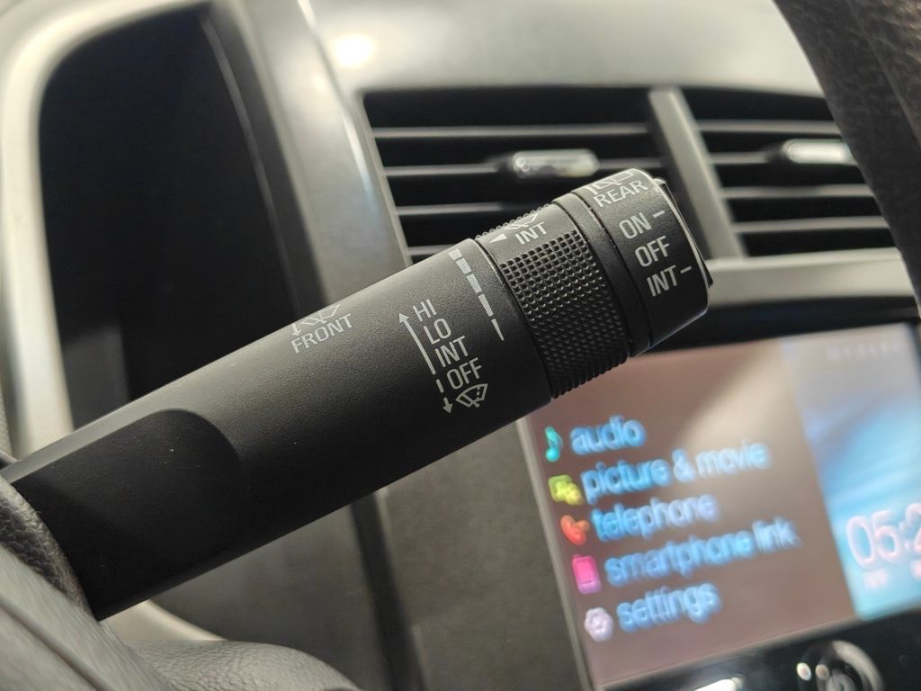 Vehicle image 36 of 61