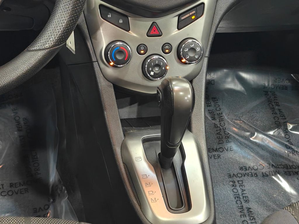 Vehicle image 15 of 61