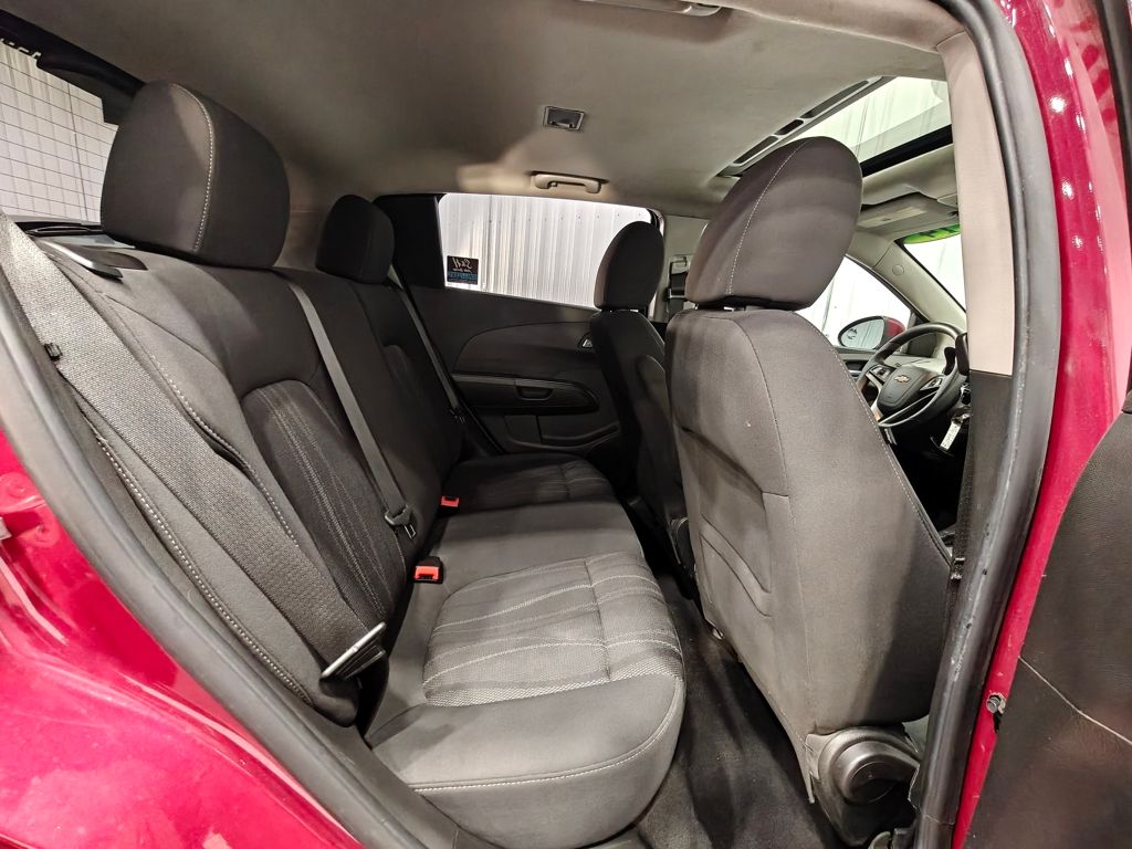 Vehicle image 21 of 61