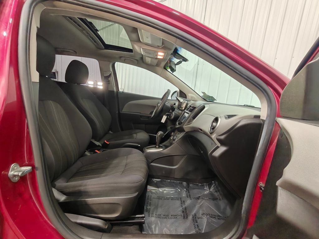 Vehicle image 22 of 61