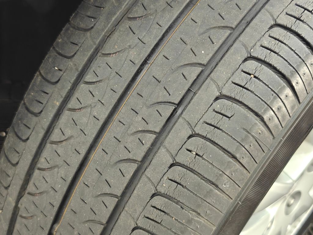 Vehicle image 46 of 61