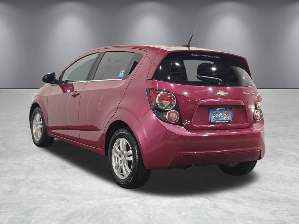 Vehicle image 10 of 61