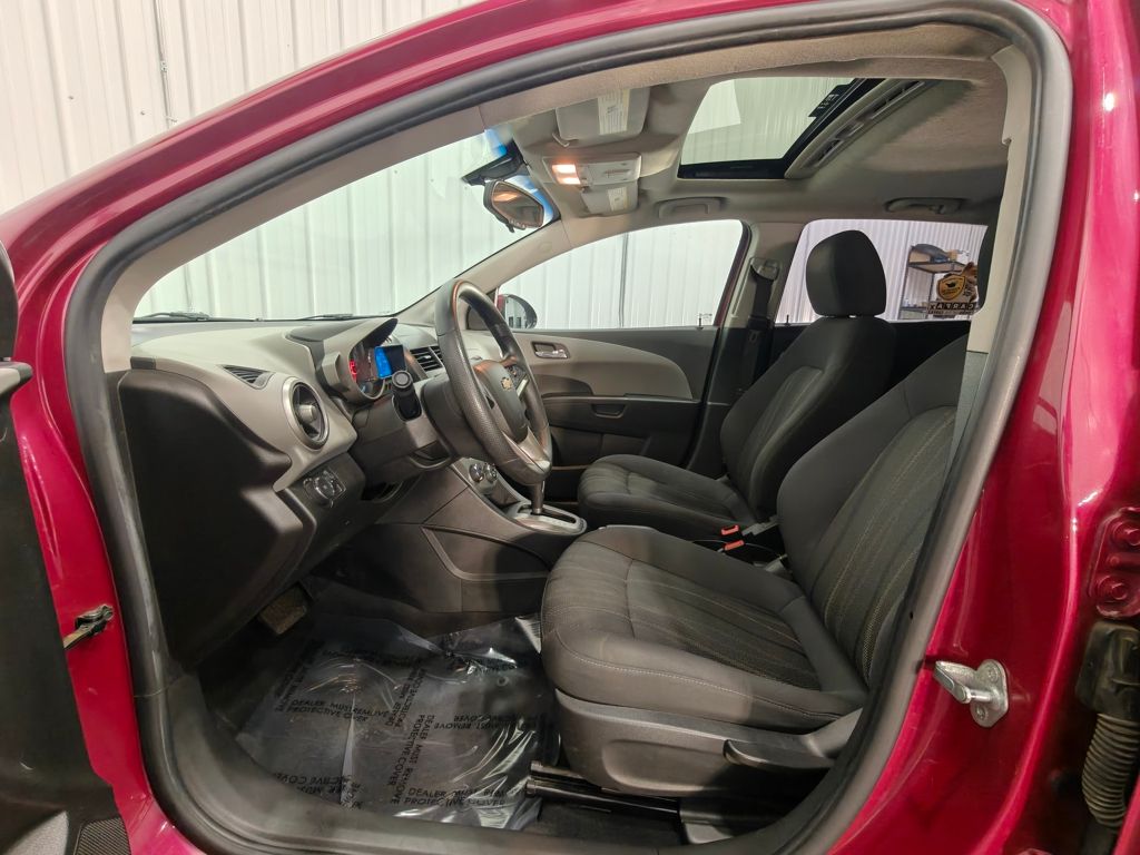 Vehicle image 24 of 61
