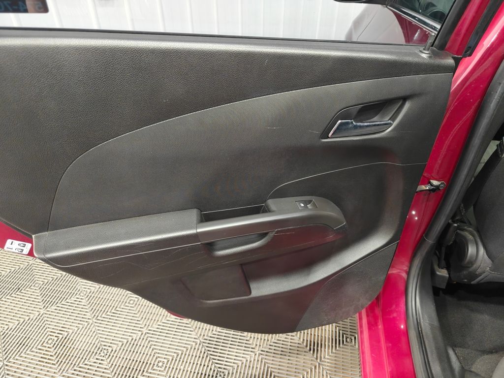 Vehicle image 38 of 61