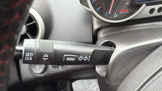 Vehicle image 21 of 31