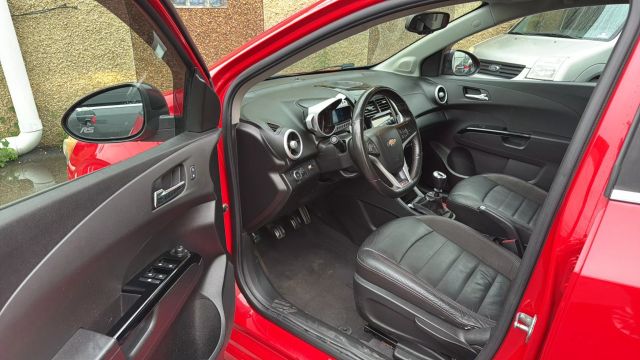 Vehicle image 14 of 31