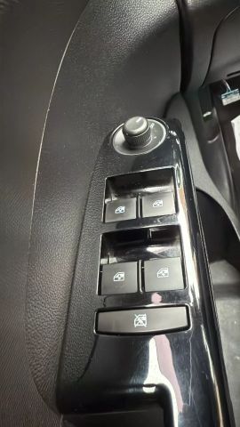 Vehicle image 27 of 31
