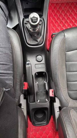 Vehicle image 25 of 31