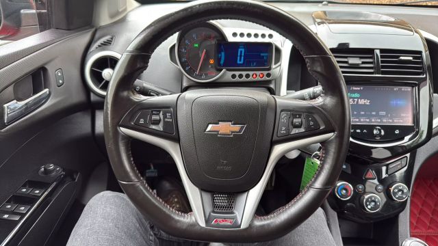 Vehicle image 15 of 31