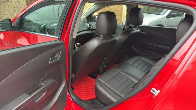 Vehicle image 28 of 31