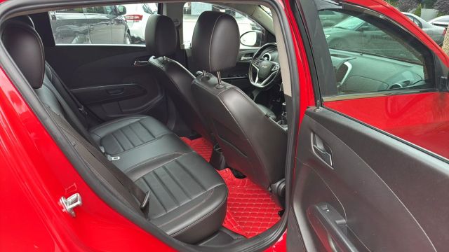 Vehicle image 11 of 31
