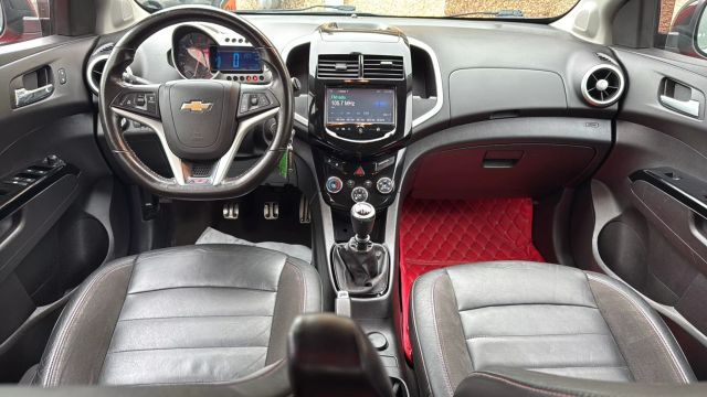 Vehicle image 13 of 31