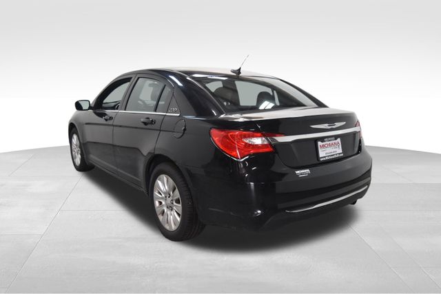 Vehicle image 5 of 14