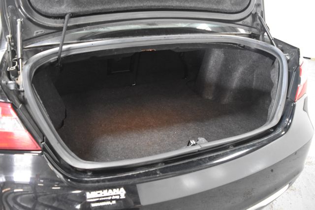 Vehicle image 7 of 14