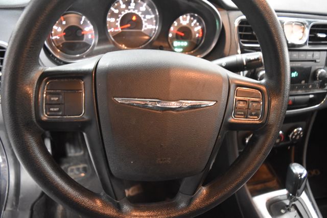 Vehicle image 11 of 14