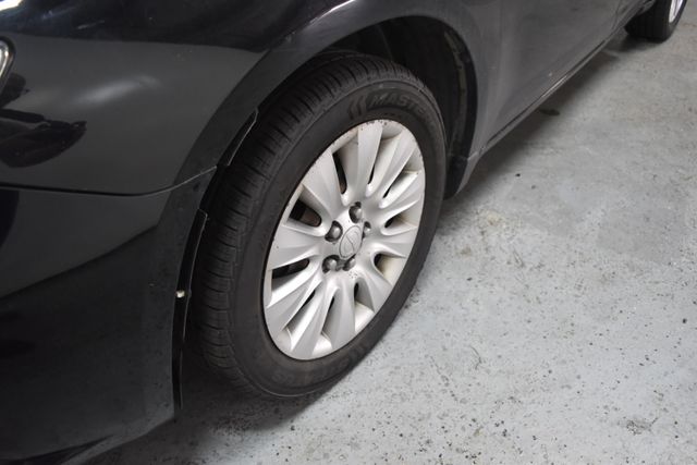 Vehicle image 8 of 14